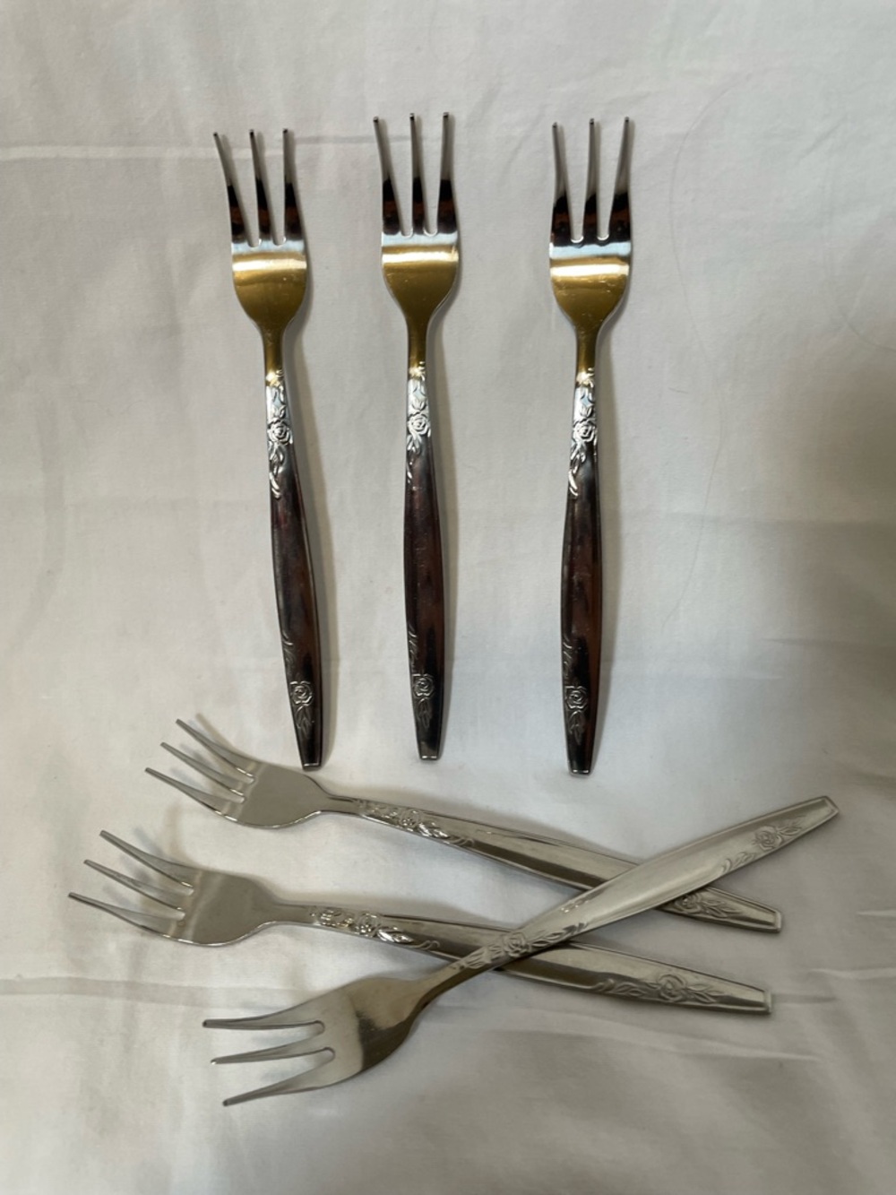 Elegant Floral-Pattern Stainless Dessert Forks - Silver (Set of 6)